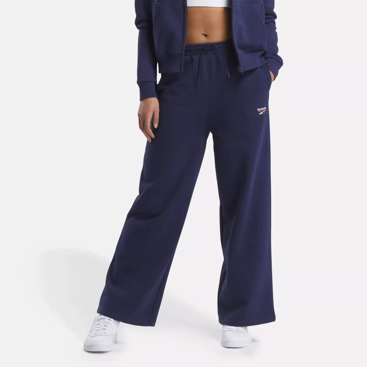 Reebok Identity Fleece-Hose mit kleinem Logo und weitem Bein für Damen